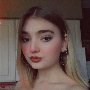 Meet your Posher, Abbi